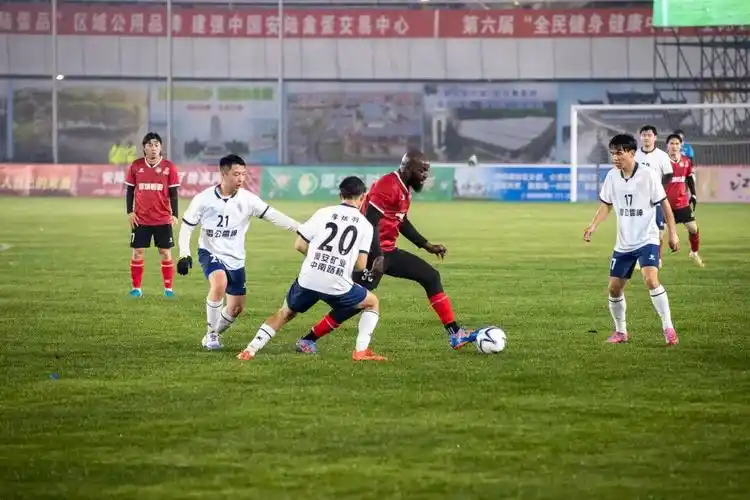 比利时甲级联赛：亨克 VS 标准列日